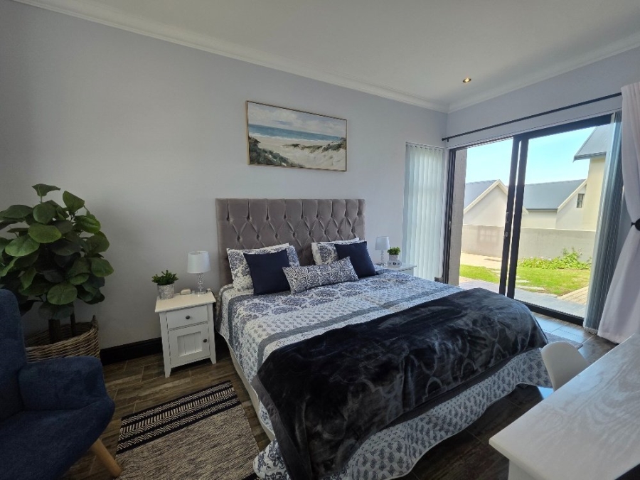2 Bedroom Property for Sale in Outeniquasbosch Western Cape